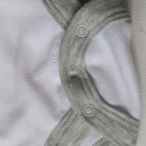 Rudoph the Red-Nosed Reindeer Infant Bodysuit * 3-6M - Picture 2 of 6